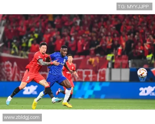 上港与申花激战正酣争夺胜利的关键时刻即将来临