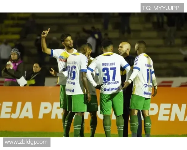 巴西国际与米竞技激战正酣比分揭晓精彩瞬间回顾 巴西国际与米竞技激战正酣比分揭晓精彩瞬间回顾