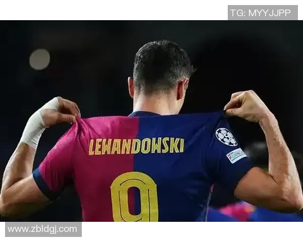 莱万在欧冠赛场火力全开10场比赛打入12球领跑射手榜