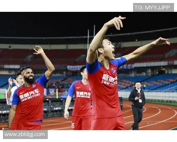 重庆斯威主场迎战申花期待精彩对决两队争夺积分势必火花四溅